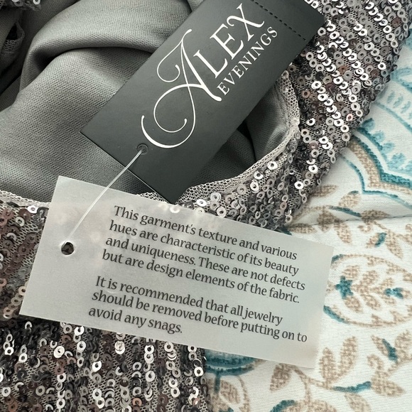 Evening Gown - Picture 3 of 8